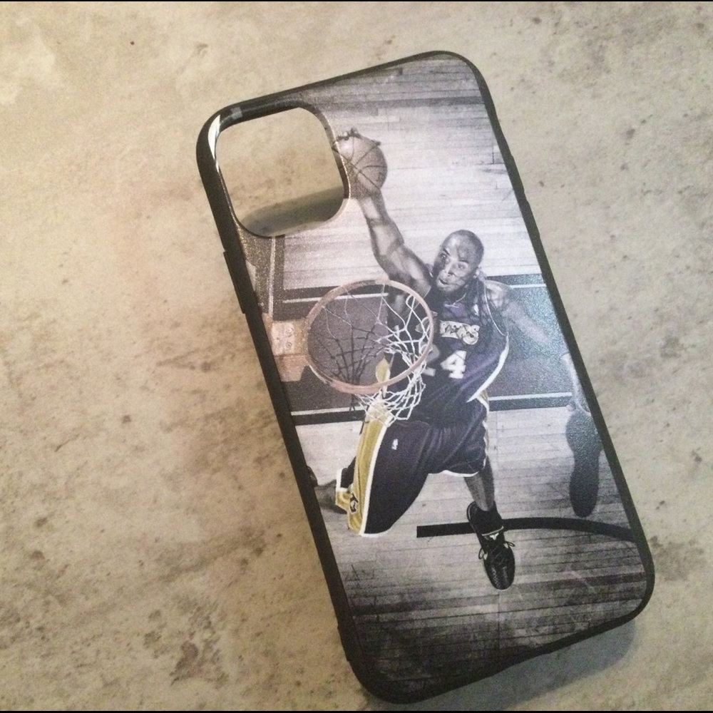 iPhone 11 Kobe Bryant Dunking Phone Case